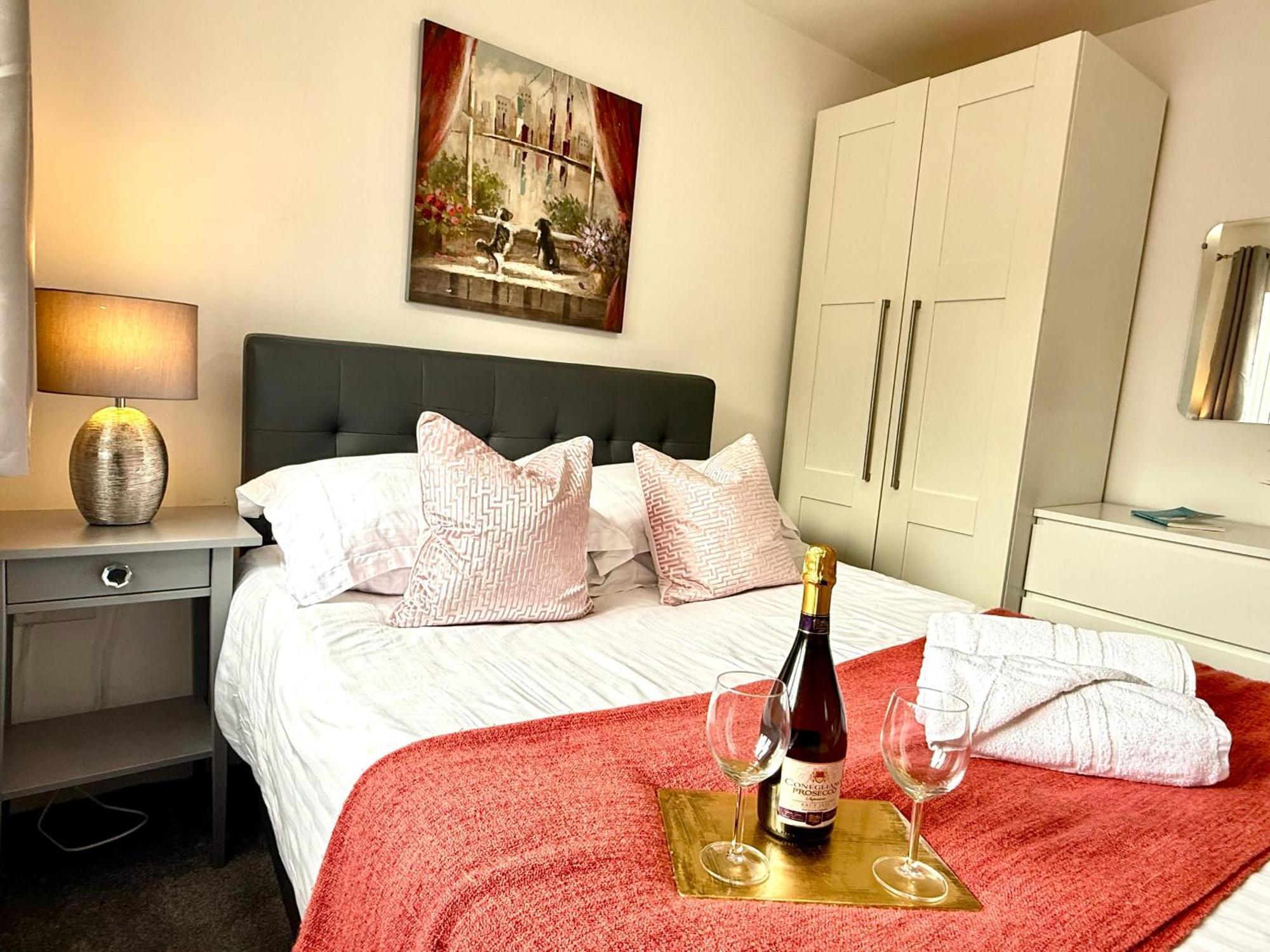 Walnut Flats-F5, Stylish 1-Bedroom - Parking, Netflix, Wifi - Close To Oxford, Bicester & Blenheim Palace Кидлингтон Экстерьер фото